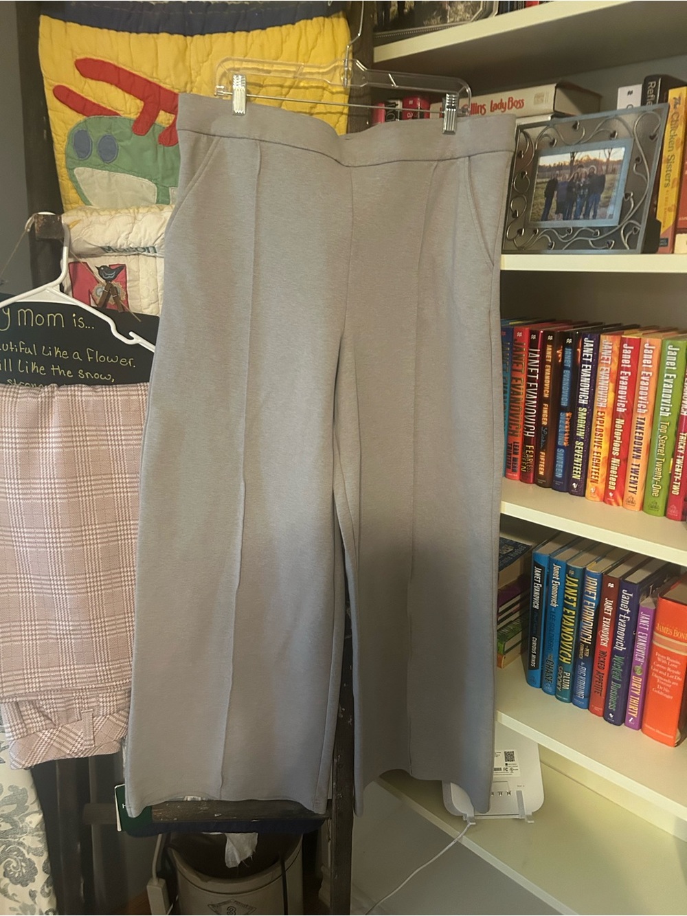 Lee Women's Wide-Leg Crop Pants in Light Gray